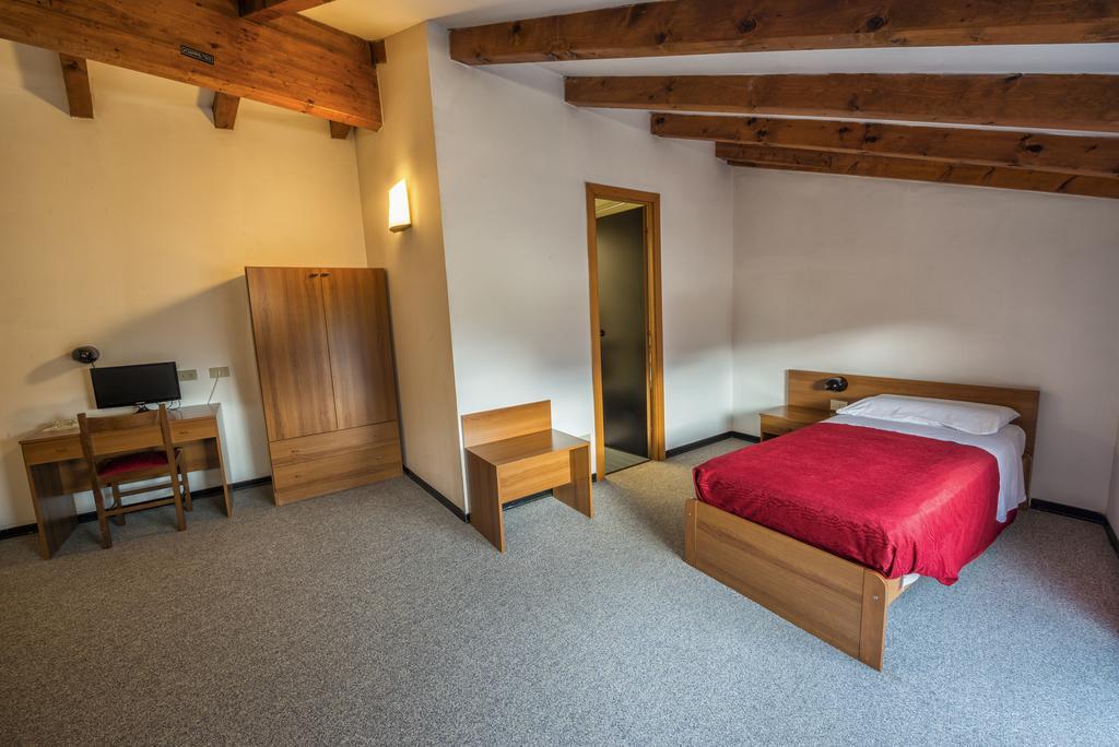 Hotel Drago Mezzocorona Buitenkant foto