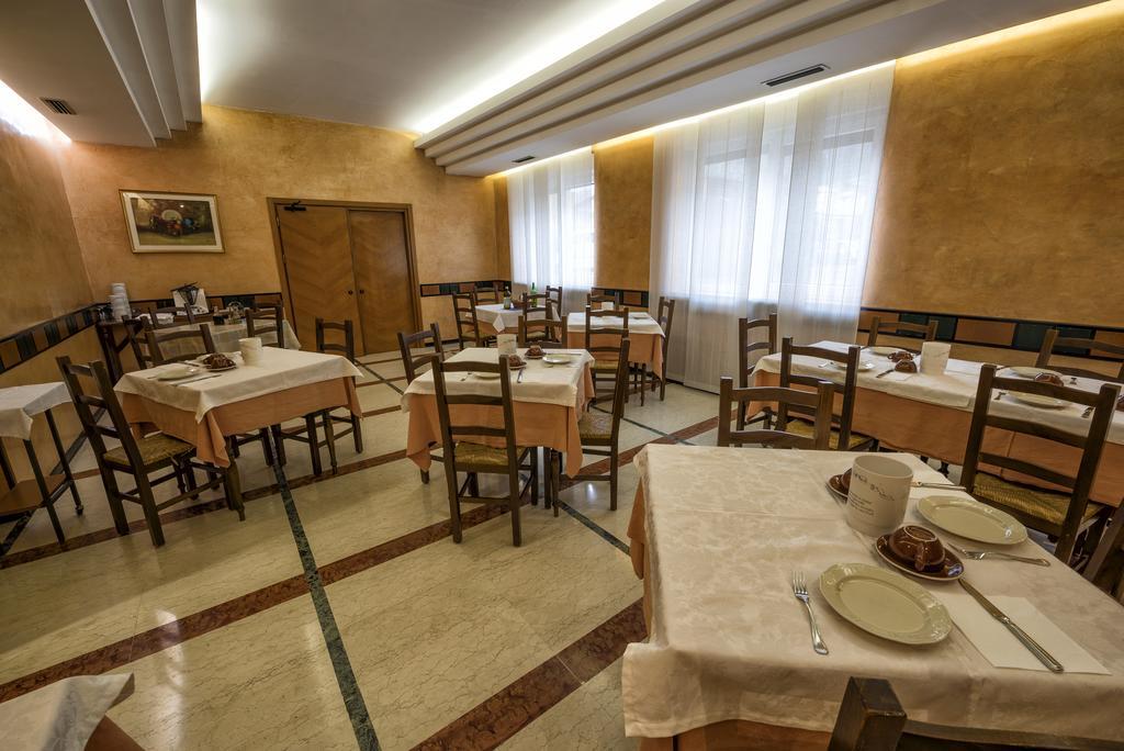 Hotel Drago Mezzocorona Buitenkant foto