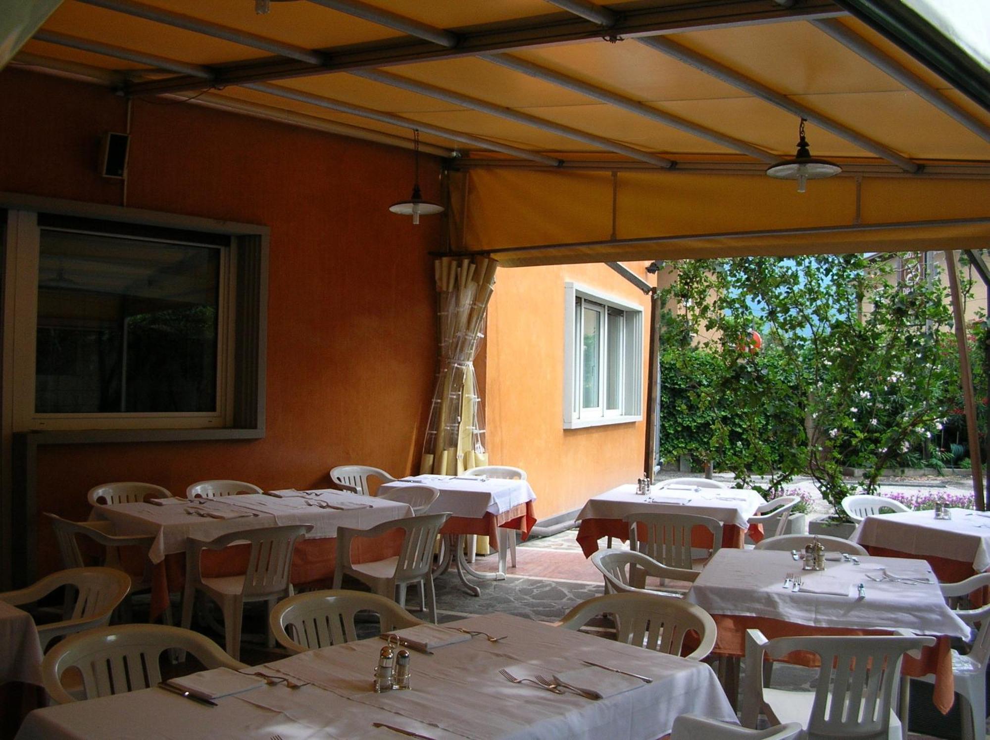 Hotel Drago Mezzocorona Buitenkant foto
