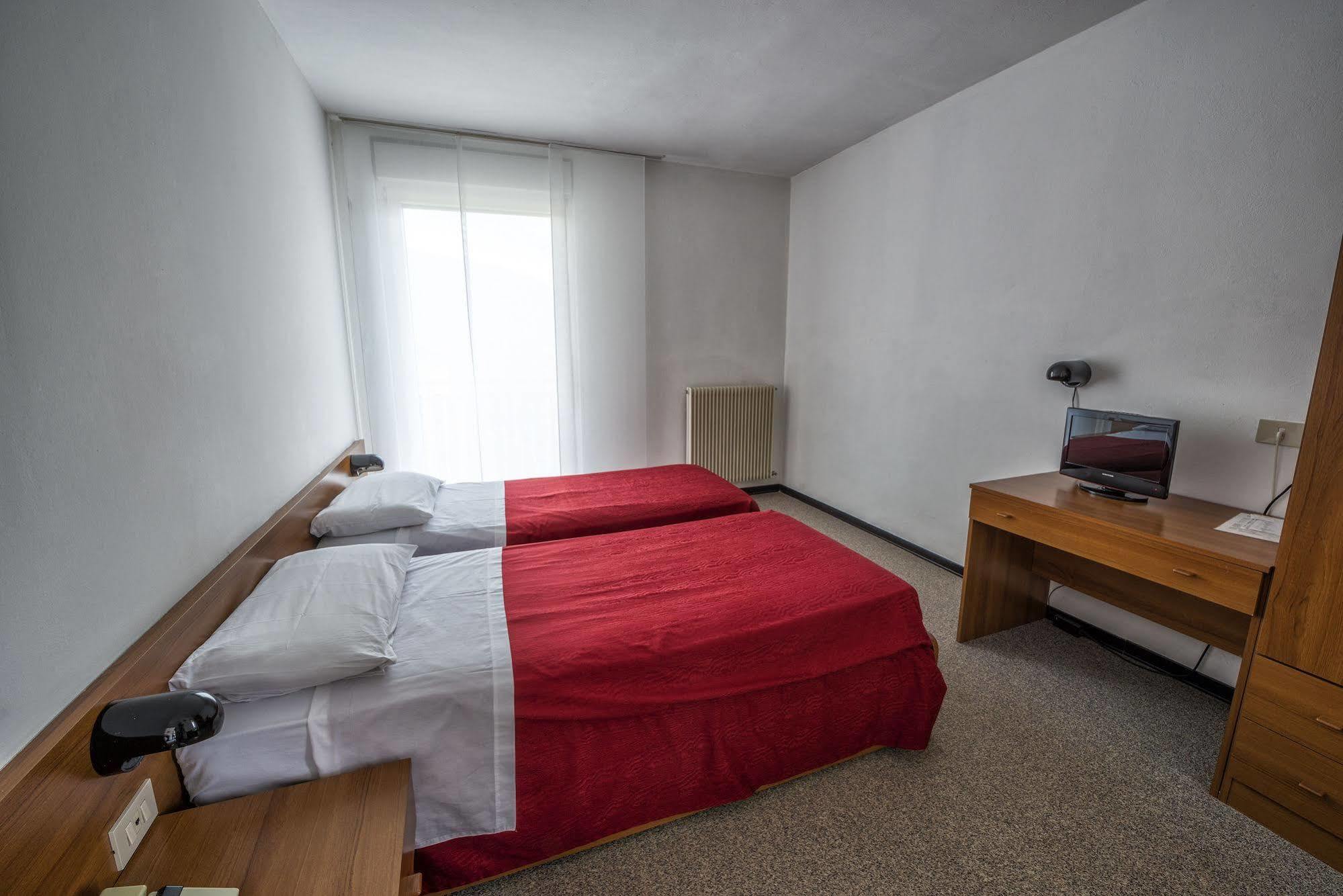Hotel Drago Mezzocorona Buitenkant foto